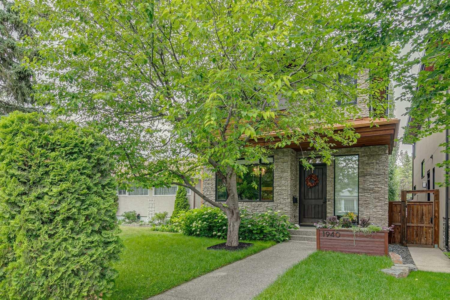 1940 48 Avenue SW
