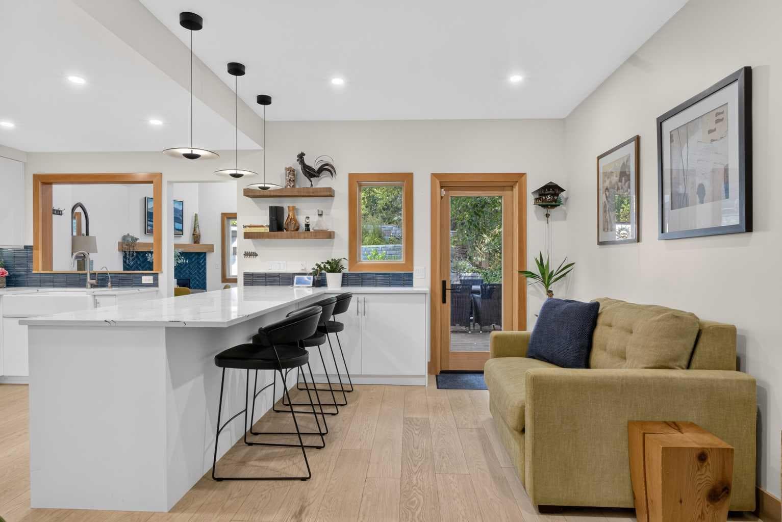 124 Garden Crescent SW
