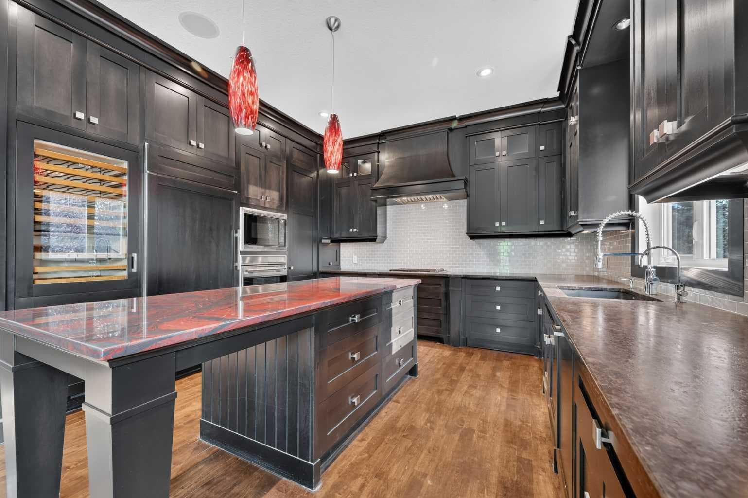 4 Aspen Cliff Close SW