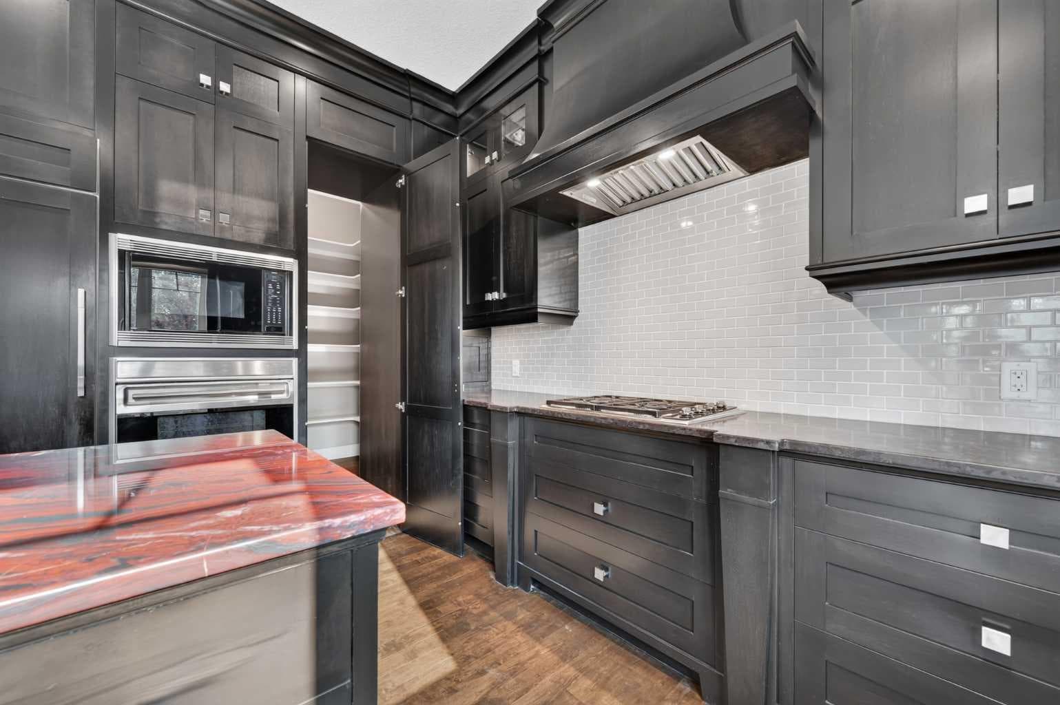 4 Aspen Cliff Close SW
