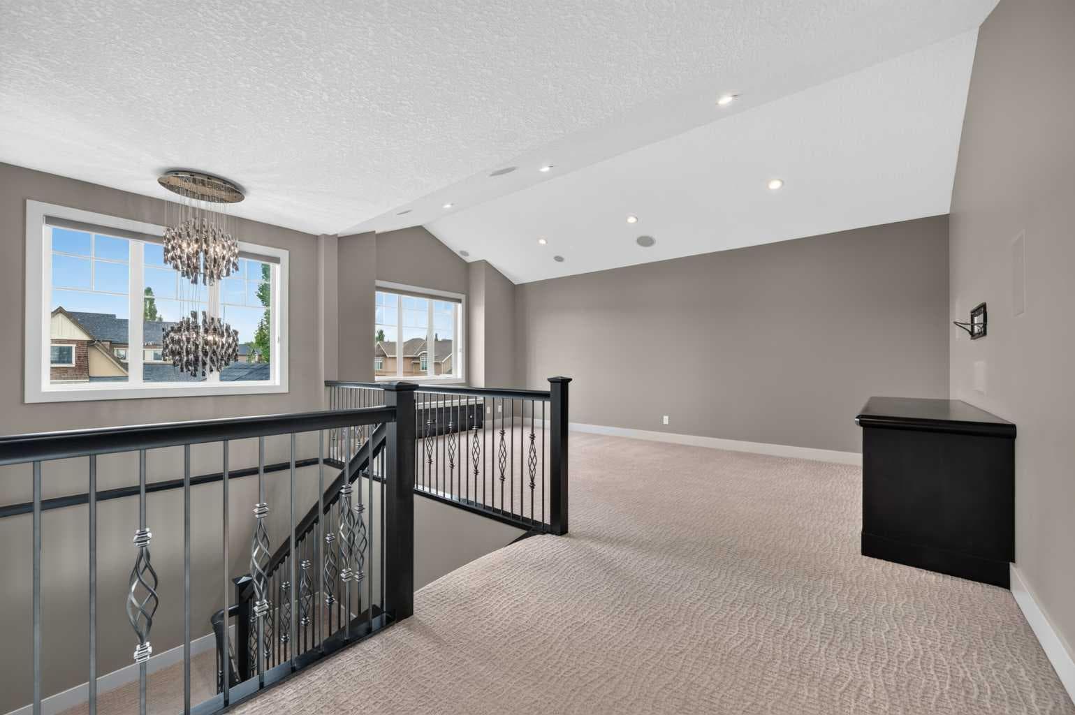 4 Aspen Cliff Close SW