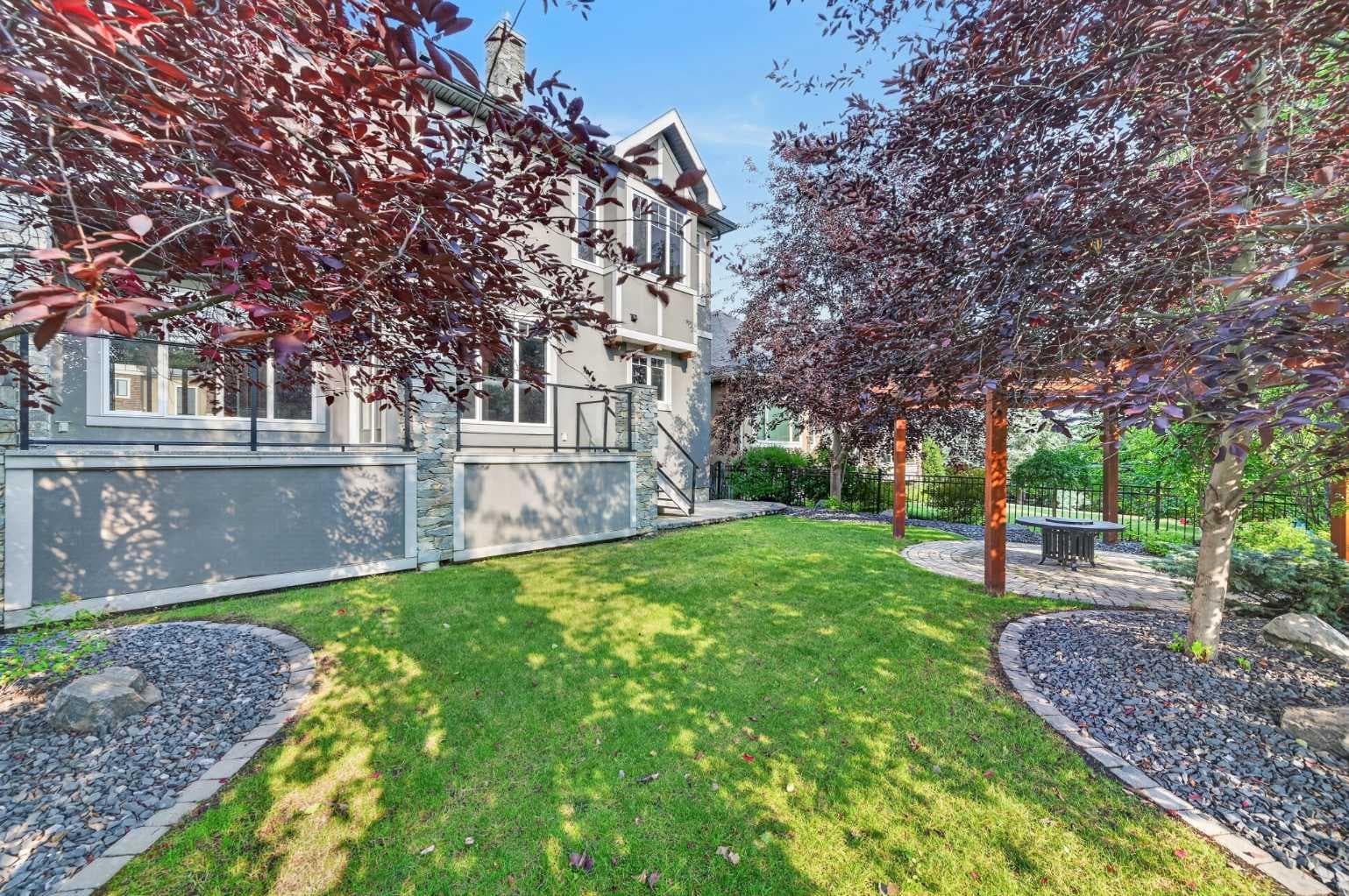 4 Aspen Cliff Close SW