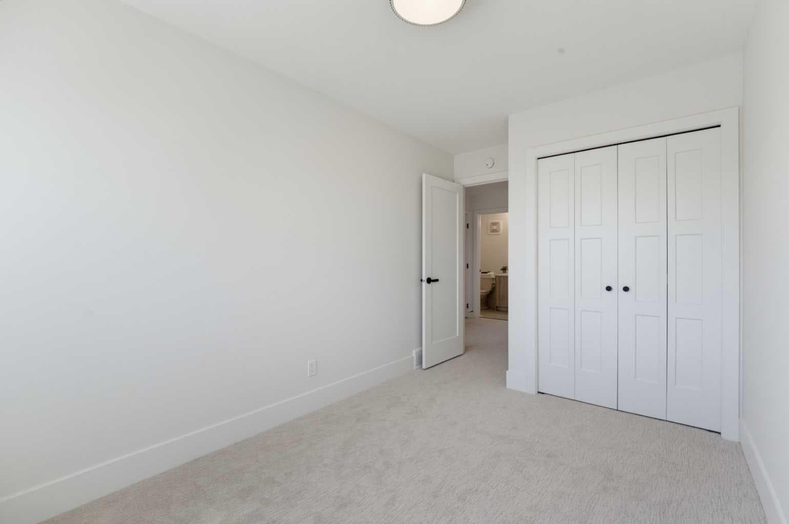 425 Clydesdale Avenue 