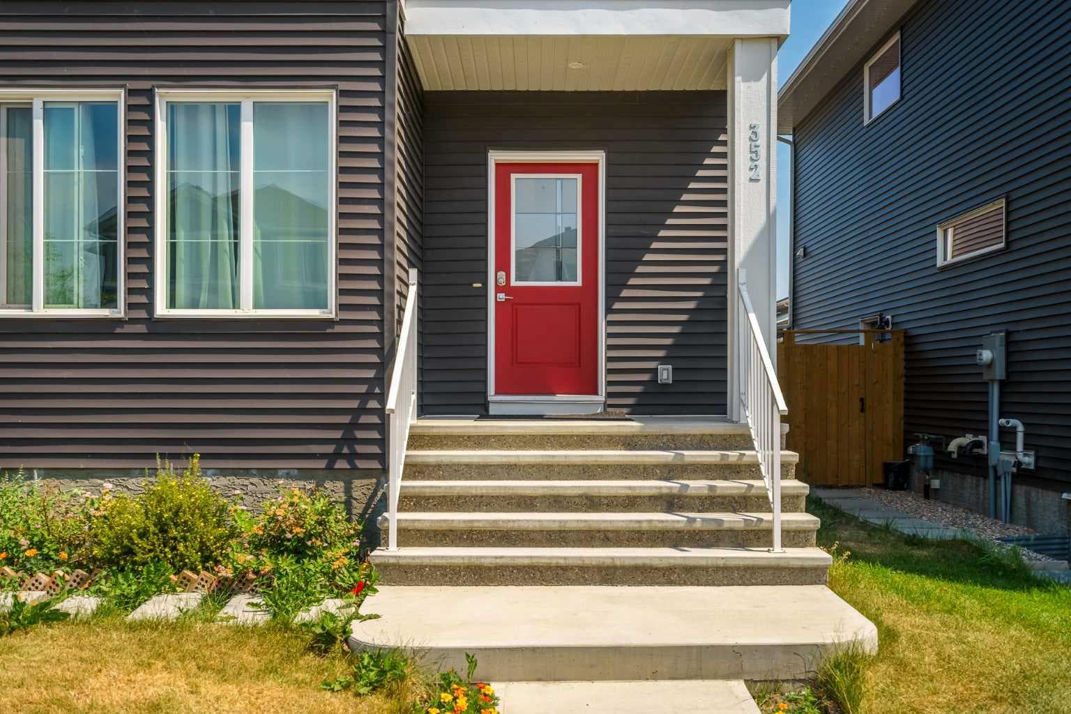 352 Chelsea Passage W