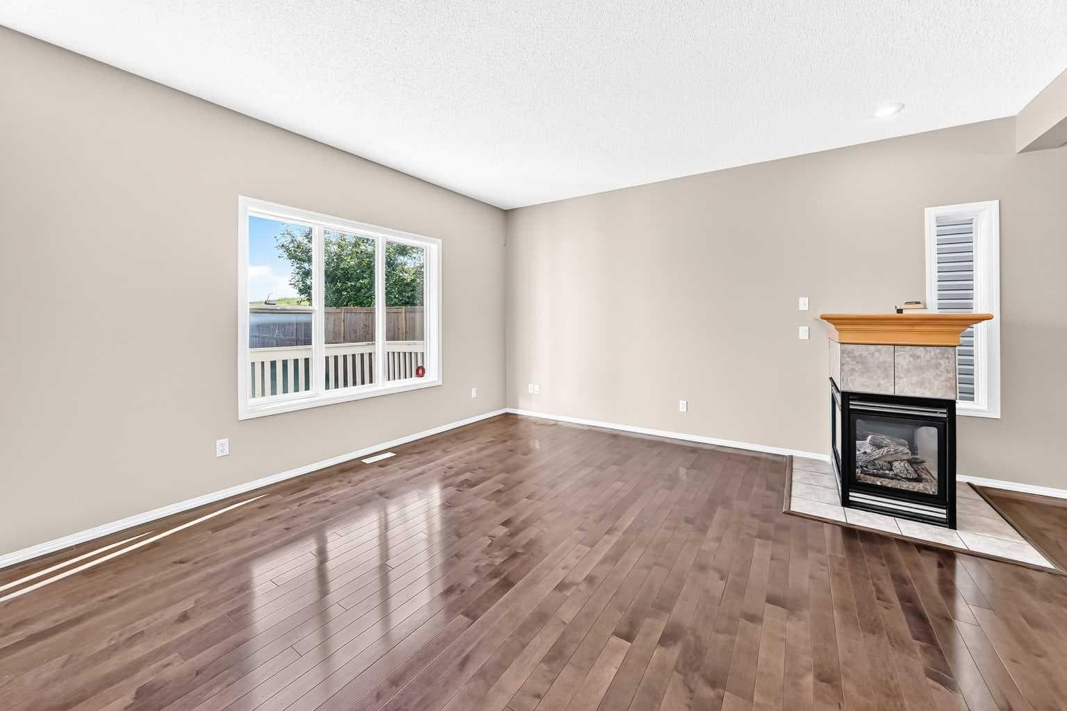 16 Royal Birch Rise NW