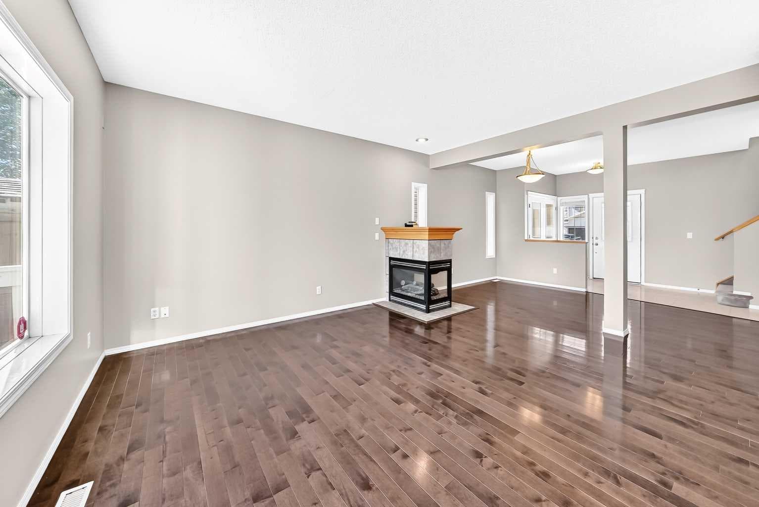 16 Royal Birch Rise NW