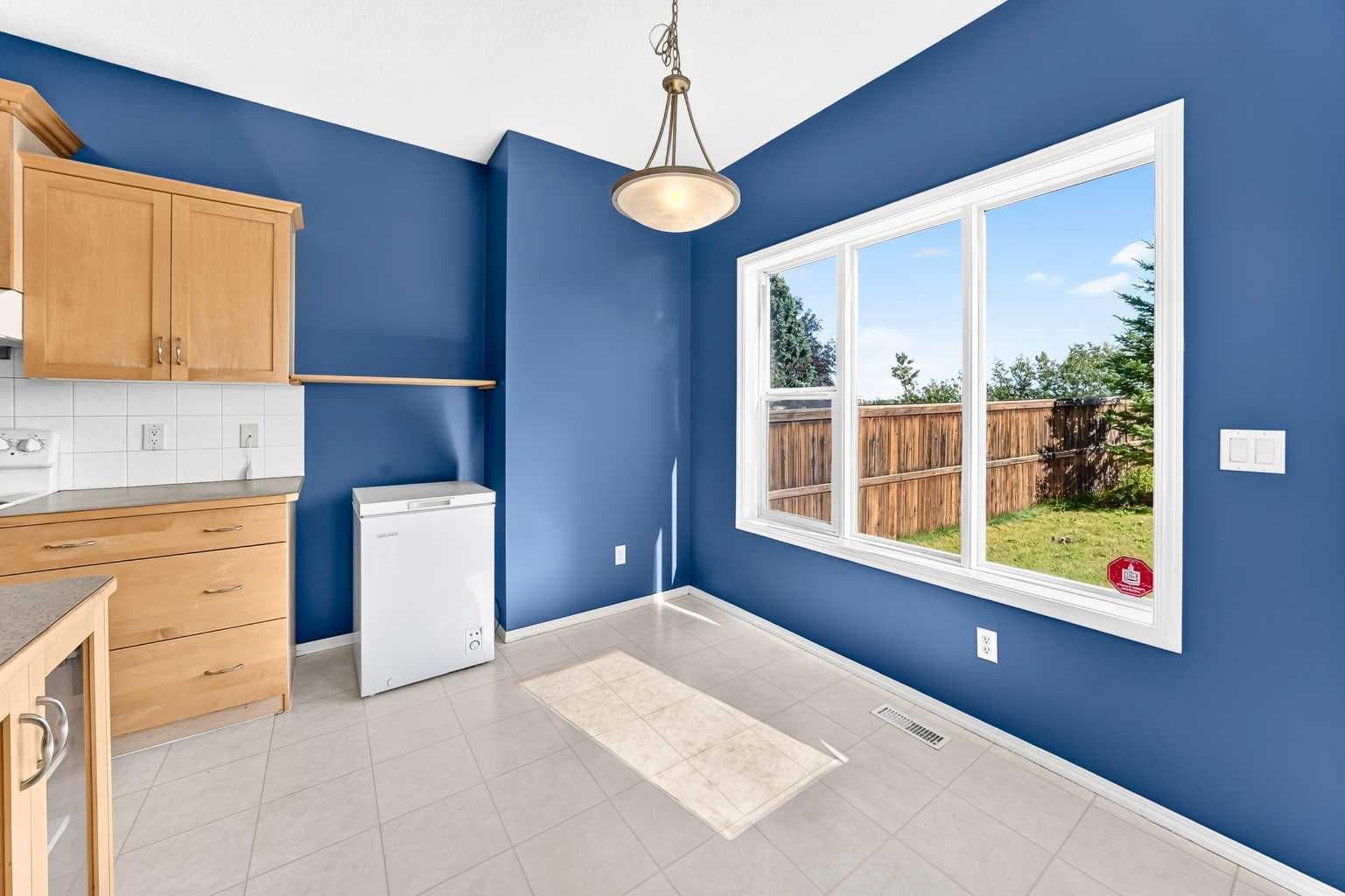 16 Royal Birch Rise NW