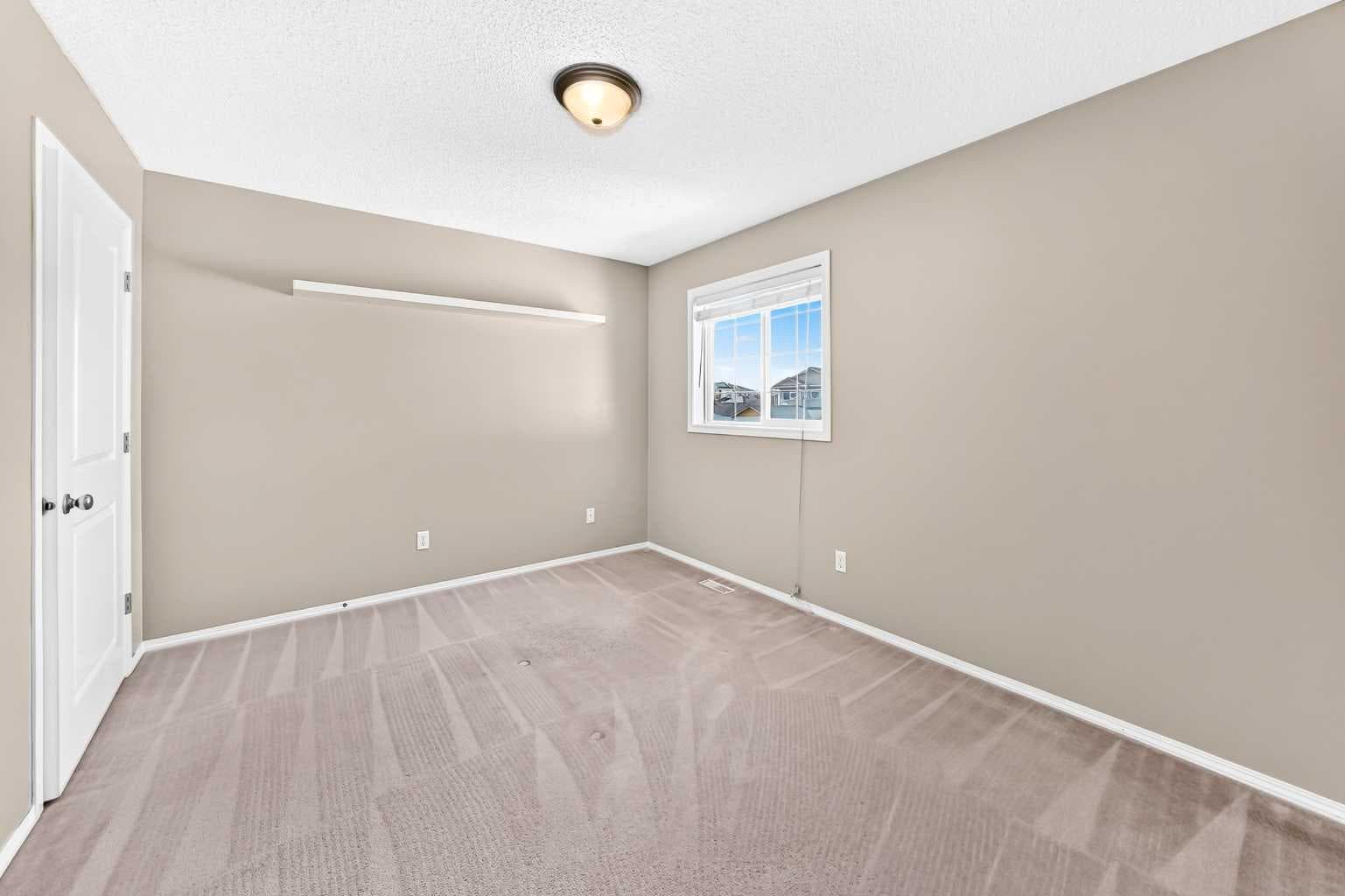 16 Royal Birch Rise NW