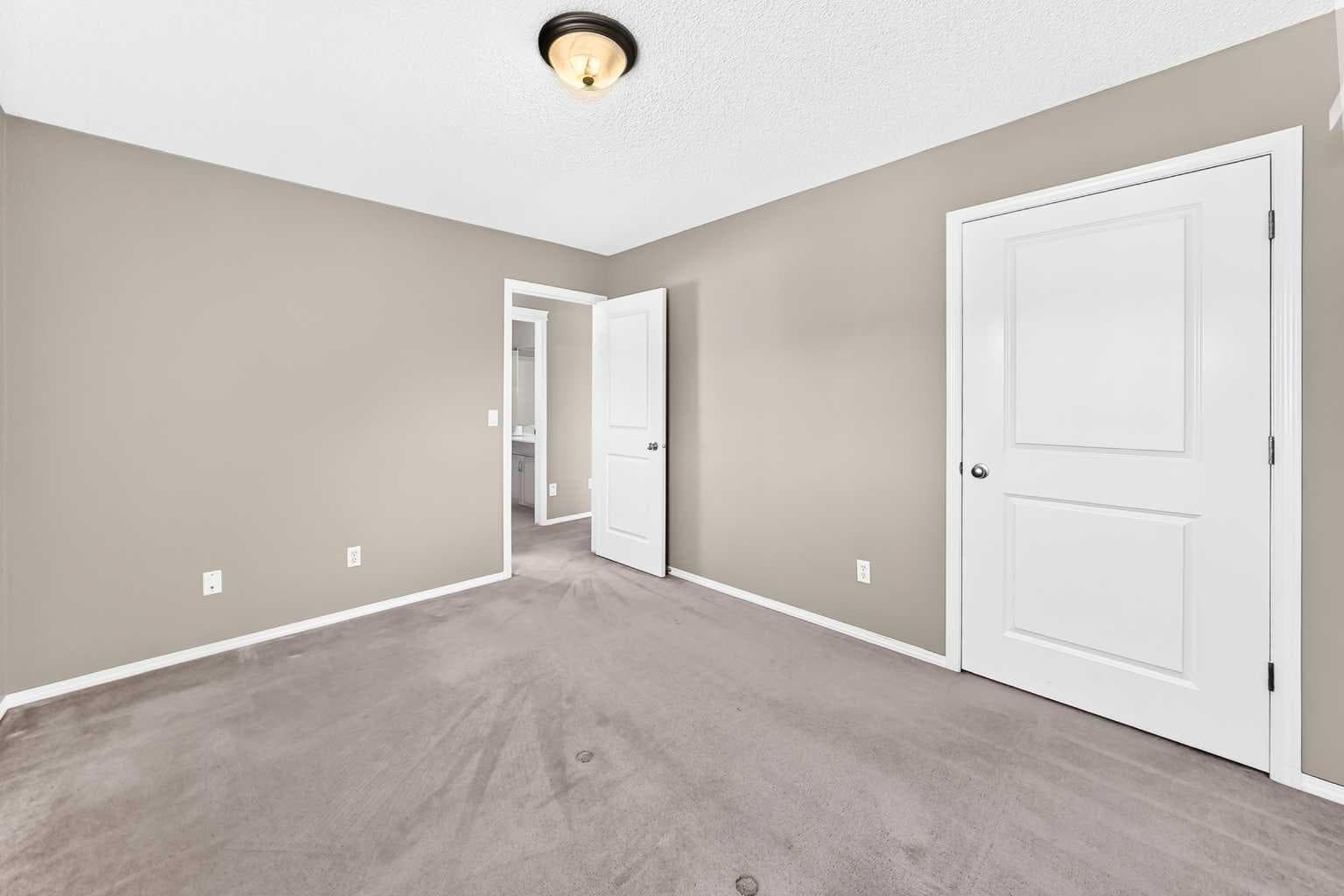 16 Royal Birch Rise NW