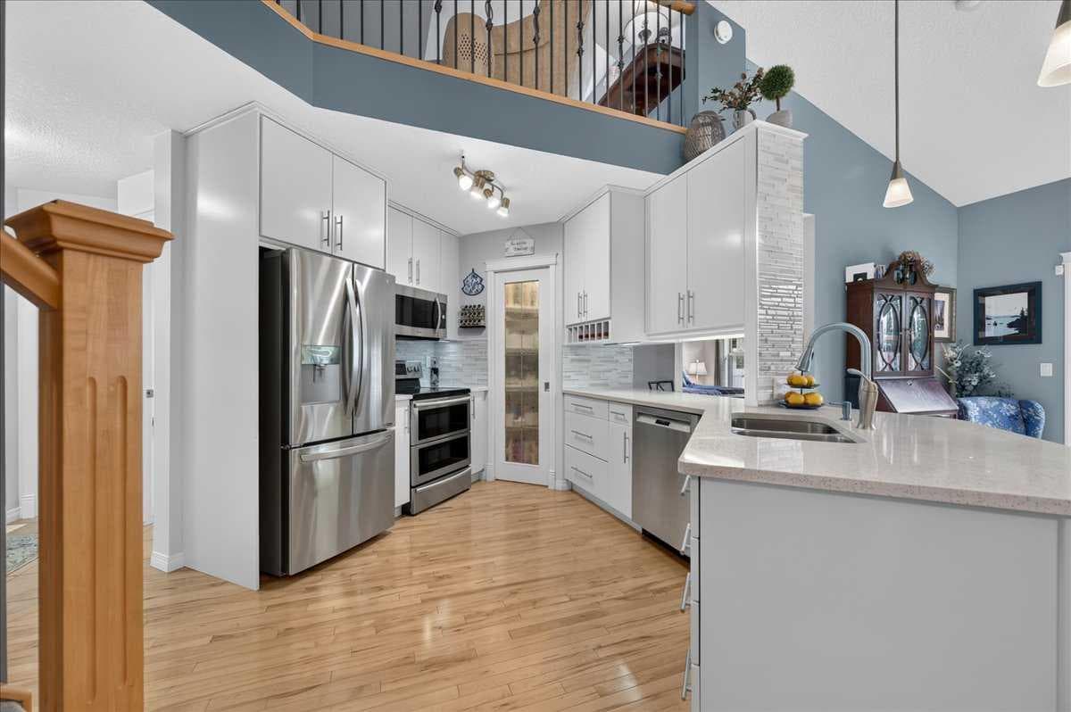 248 Springbank Villas SW
