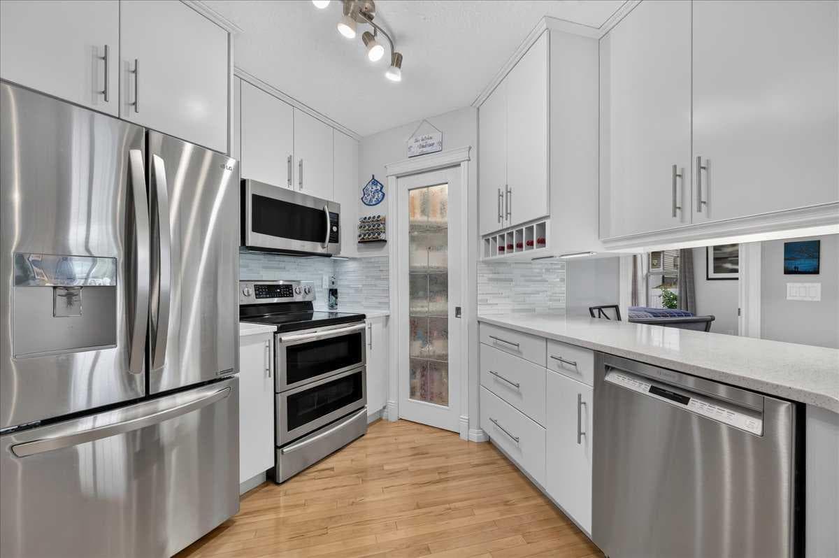 248 Springbank Villas SW