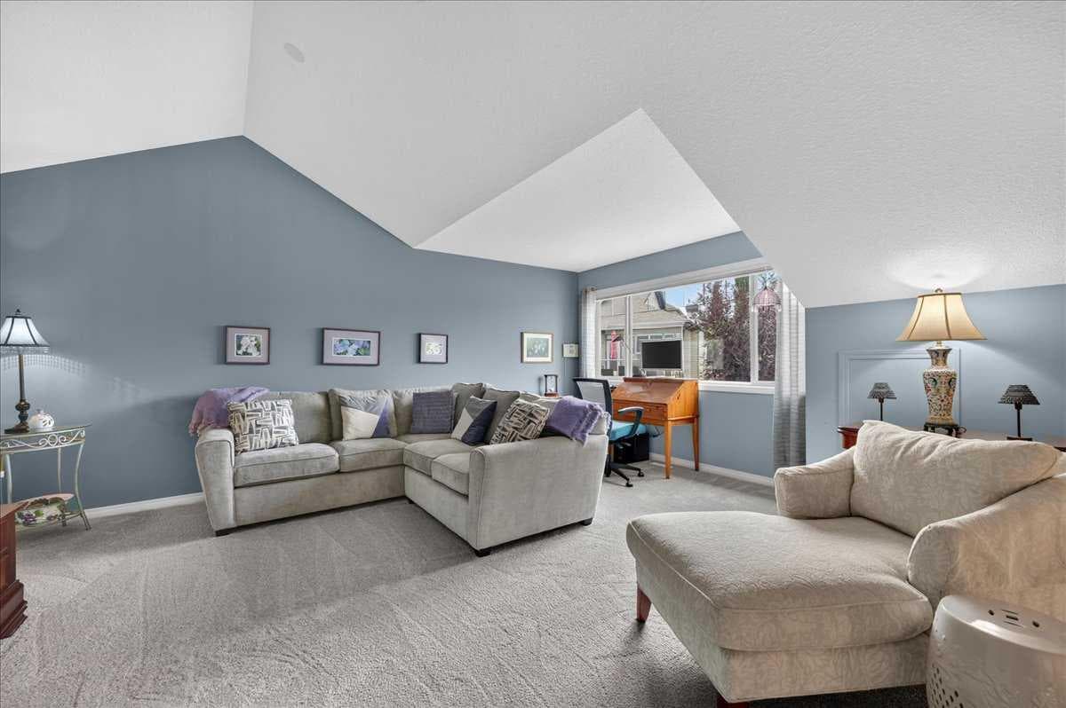 248 Springbank Villas SW