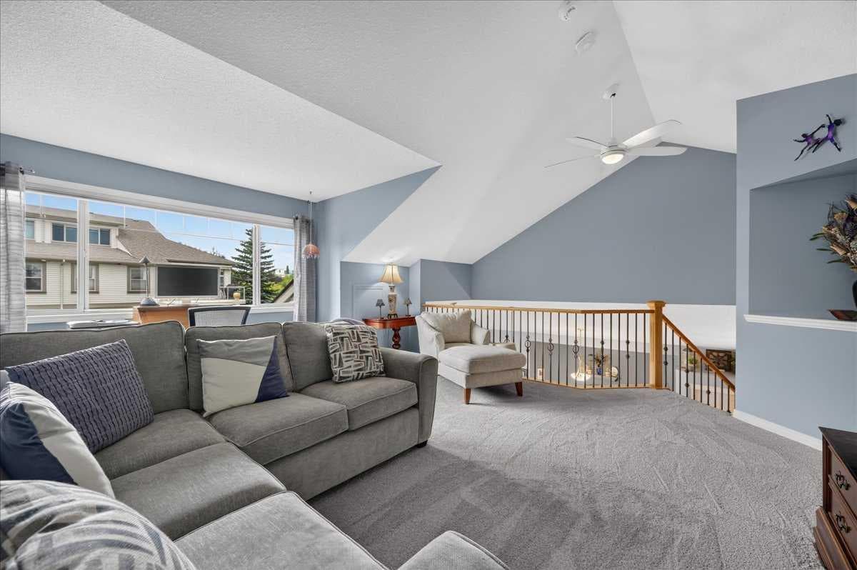 248 Springbank Villas SW