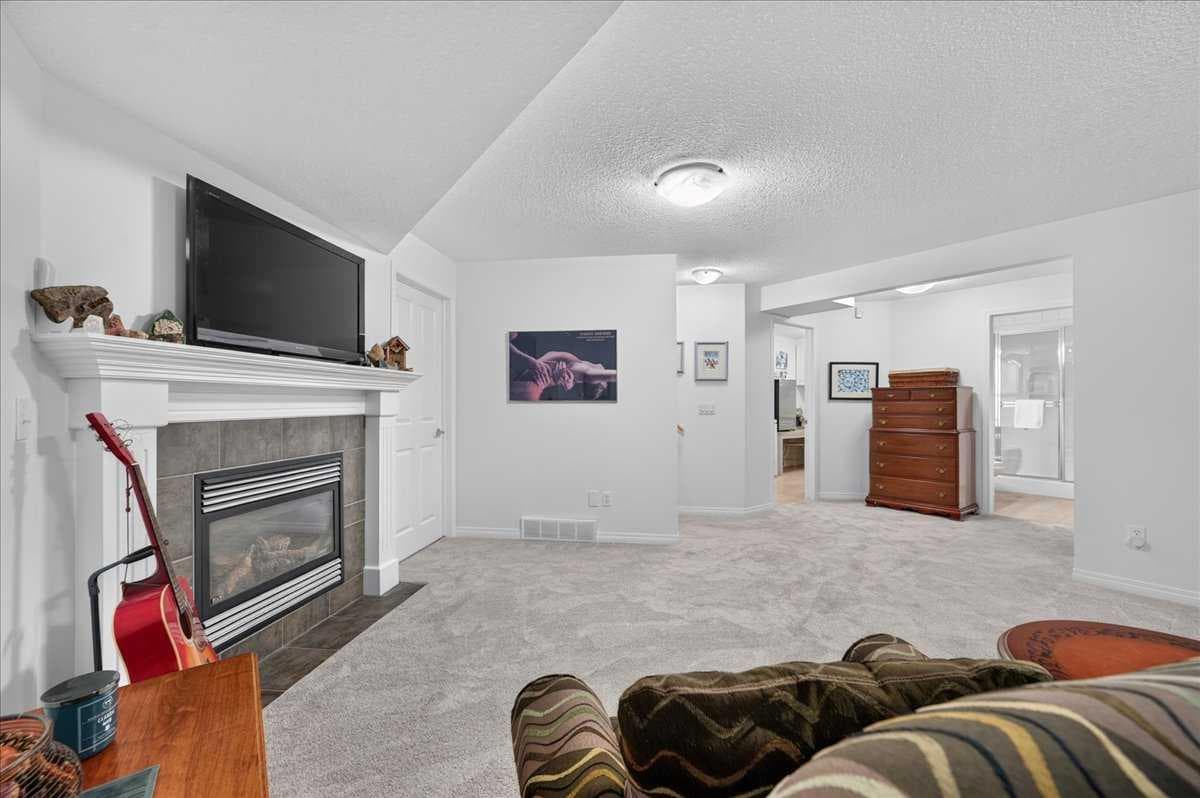 248 Springbank Villas SW
