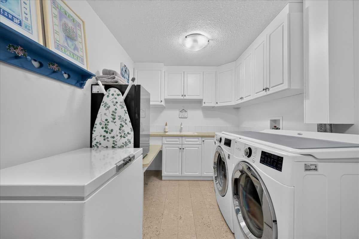 248 Springbank Villas SW