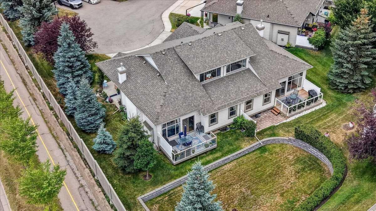 248 Springbank Villas SW