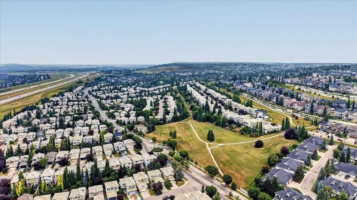 248 Springbank Villas SW
