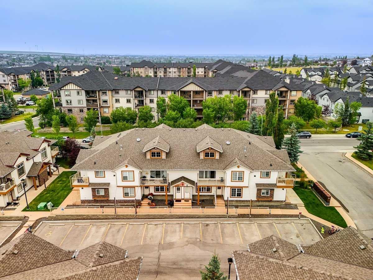 #104, 20 Panatella Landing NW
