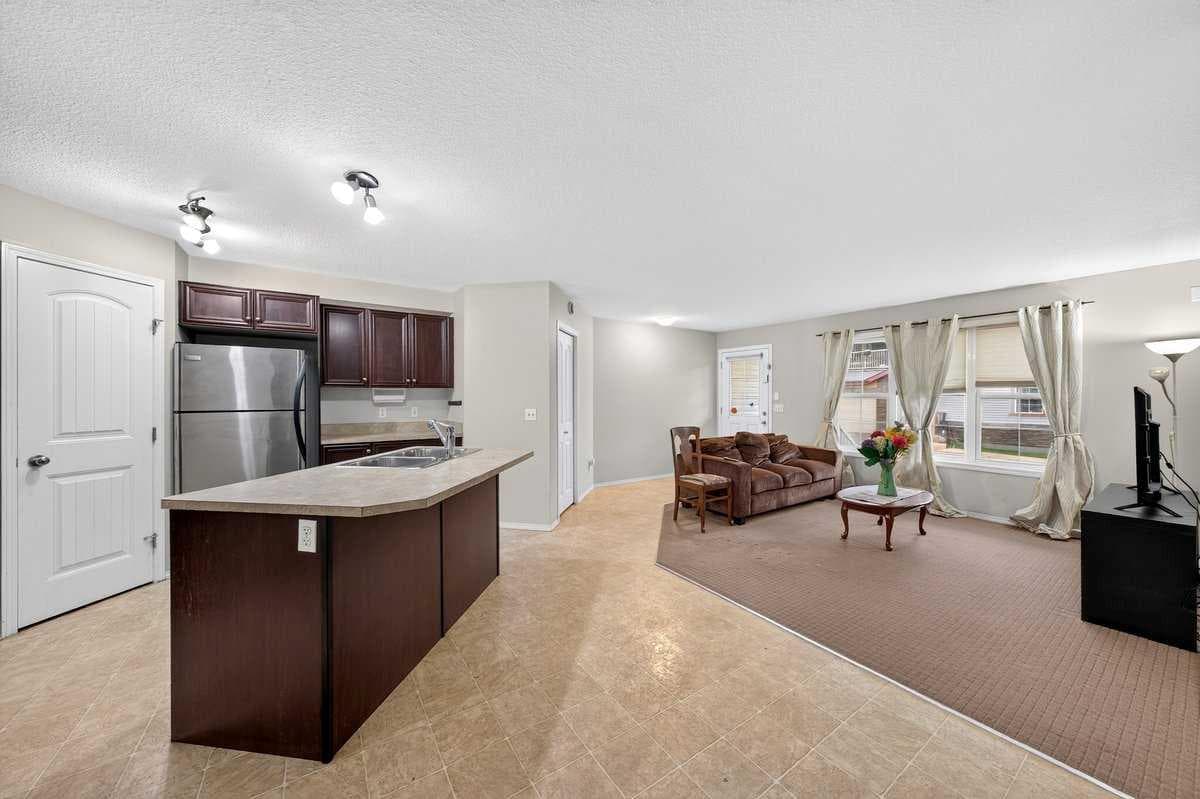 #104, 20 Panatella Landing NW