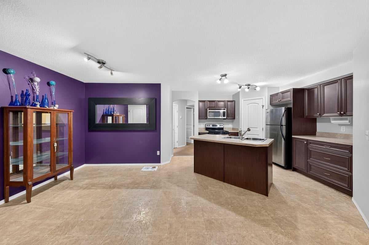 #104, 20 Panatella Landing NW