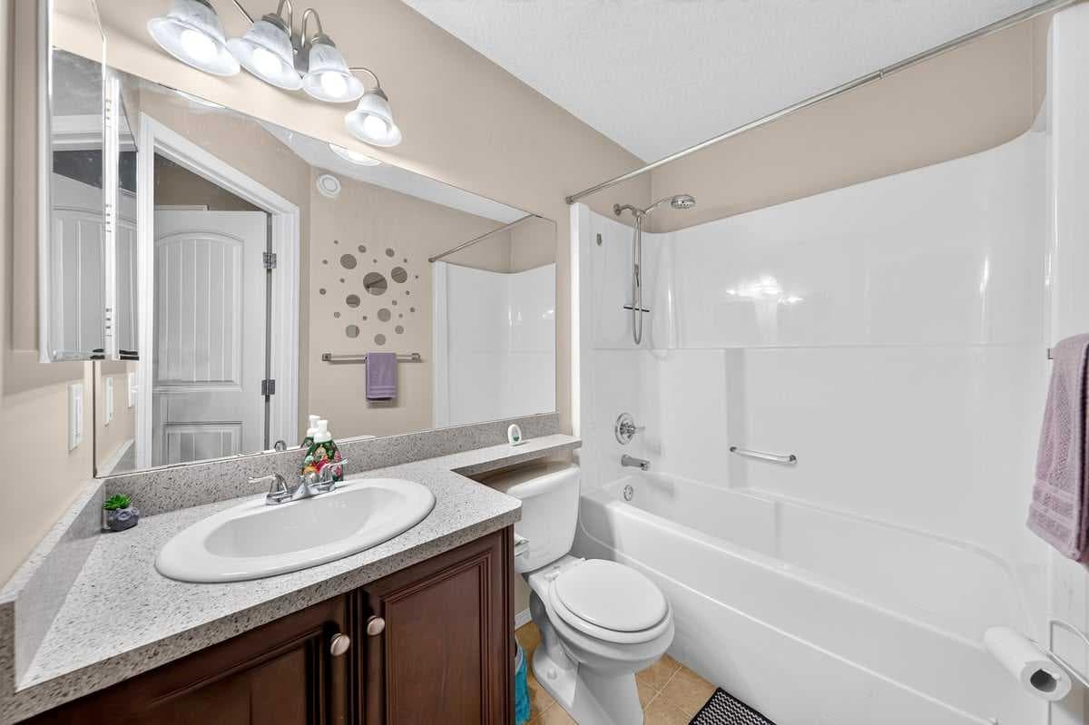 #104, 20 Panatella Landing NW