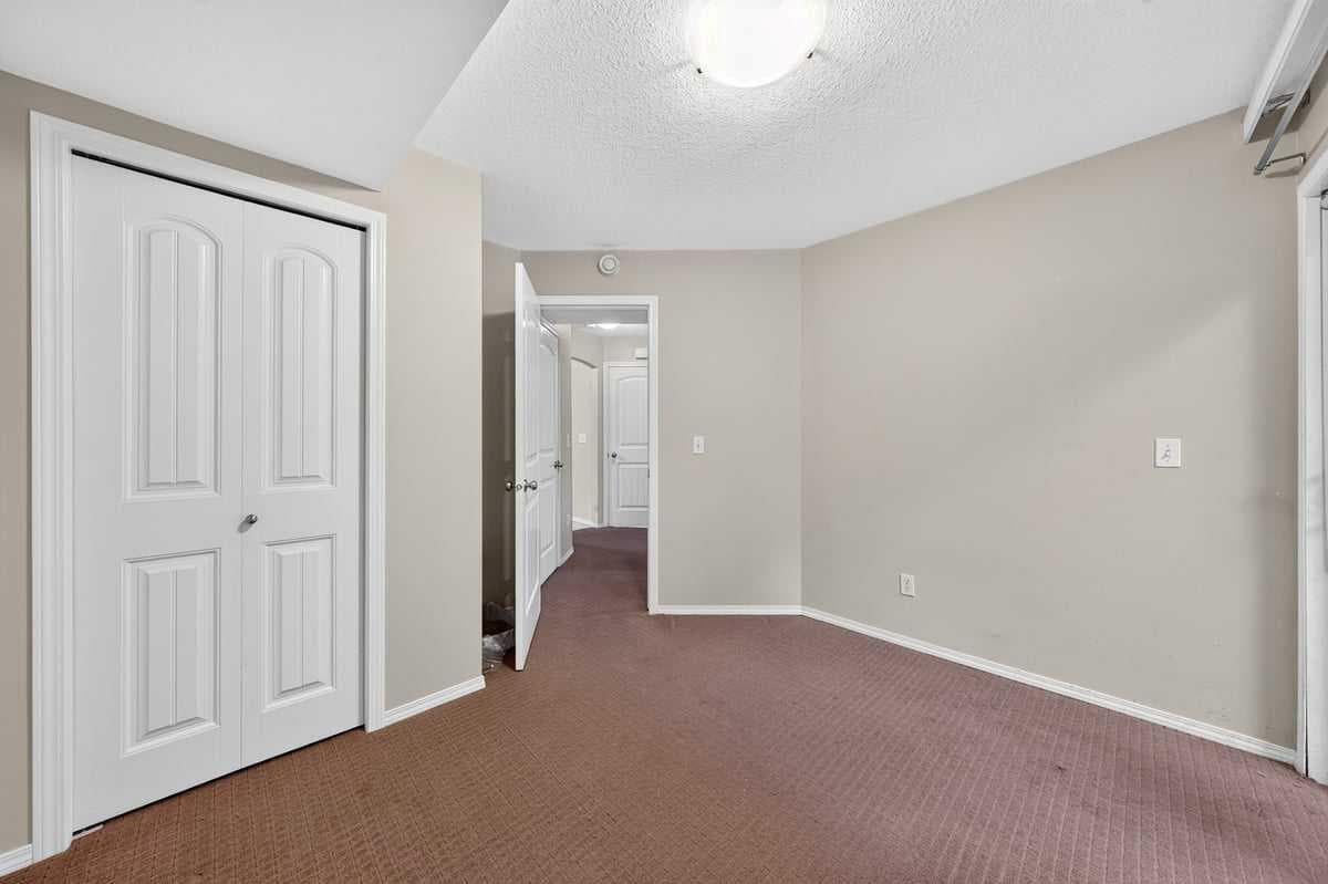 #104, 20 Panatella Landing NW