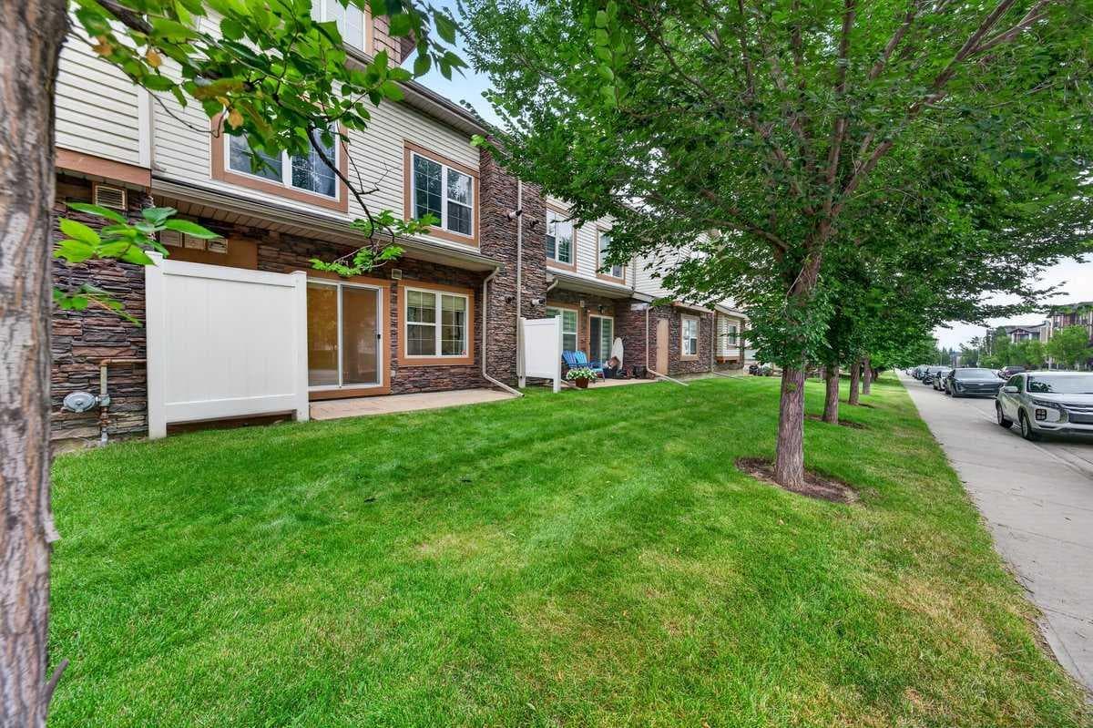 #104, 20 Panatella Landing NW