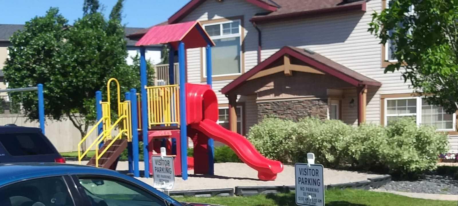 #104, 20 Panatella Landing NW