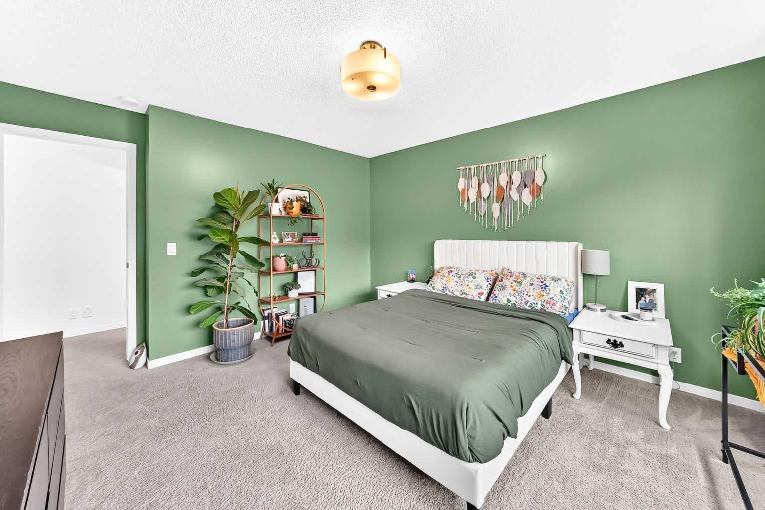 64 Sunset Square 