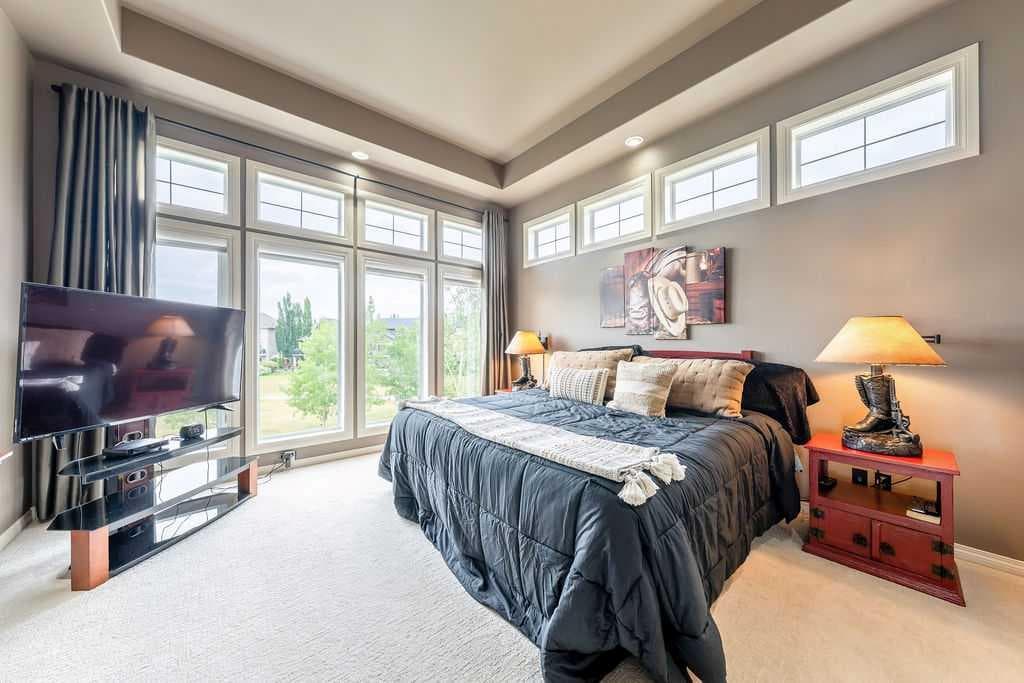 22 Tuscany Estates Crescent NW