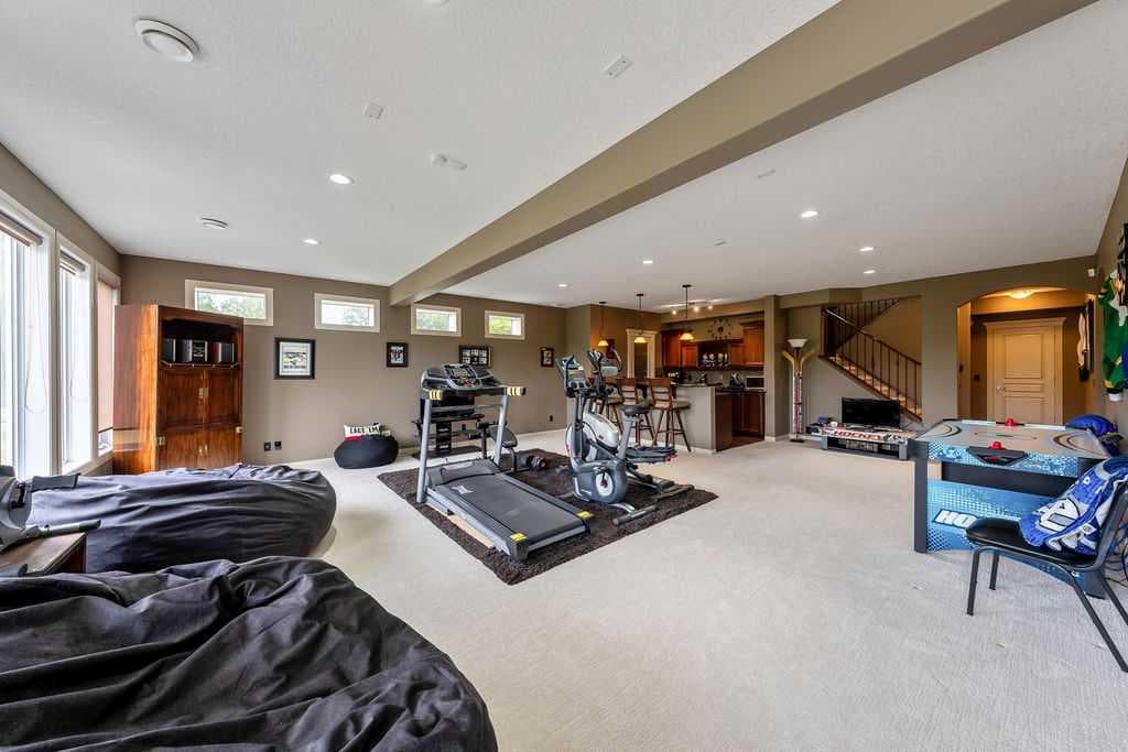 22 Tuscany Estates Crescent NW