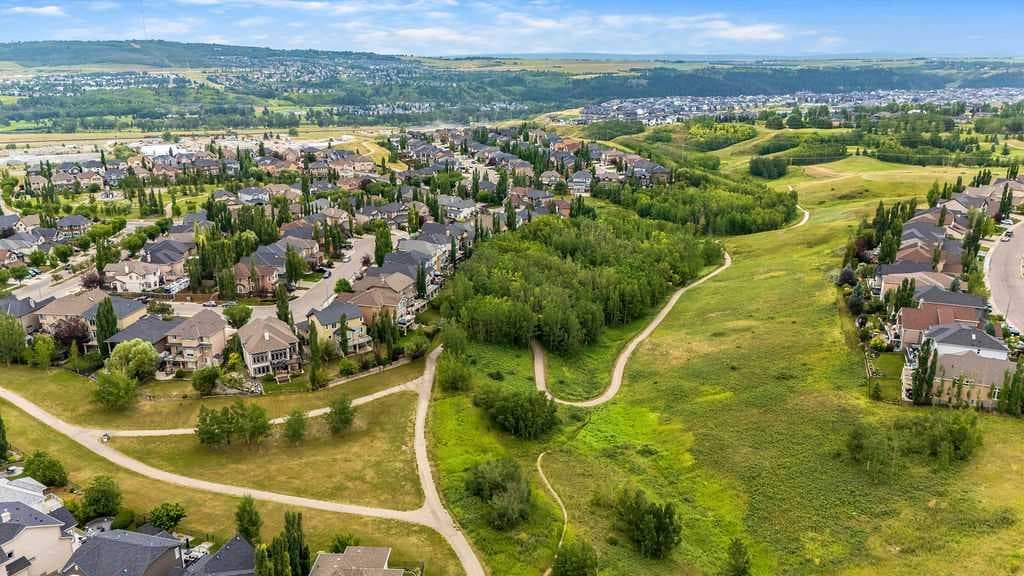 22 Tuscany Estates Crescent NW