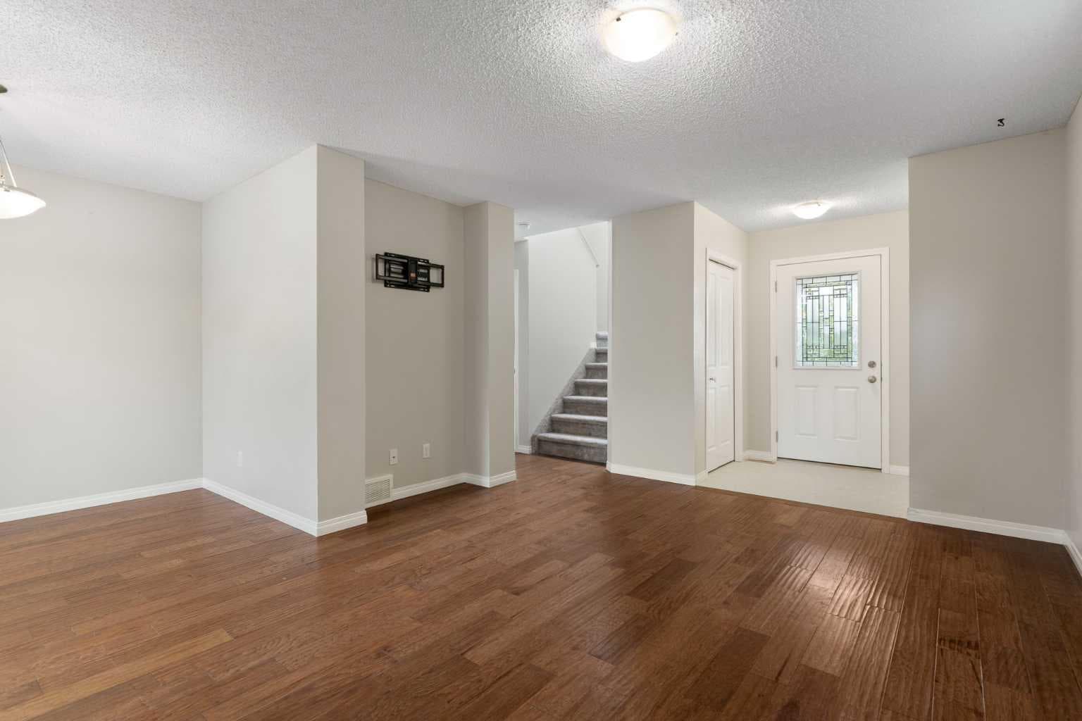 16 Fireside Way 