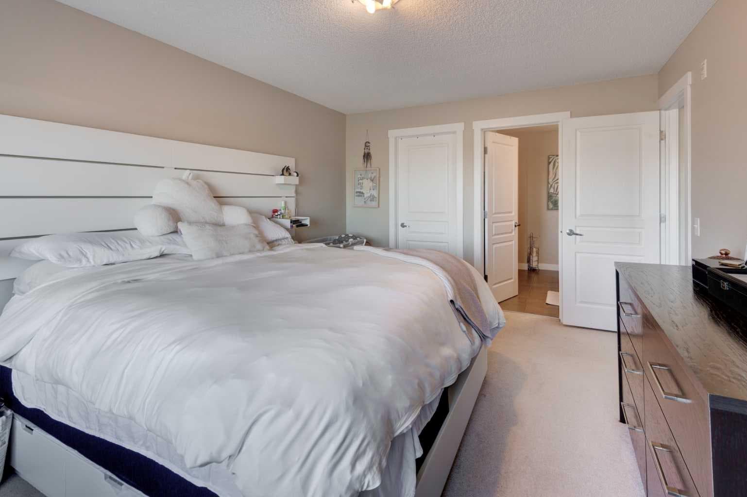 1203, 211 Aspen Stone Boulevard SW