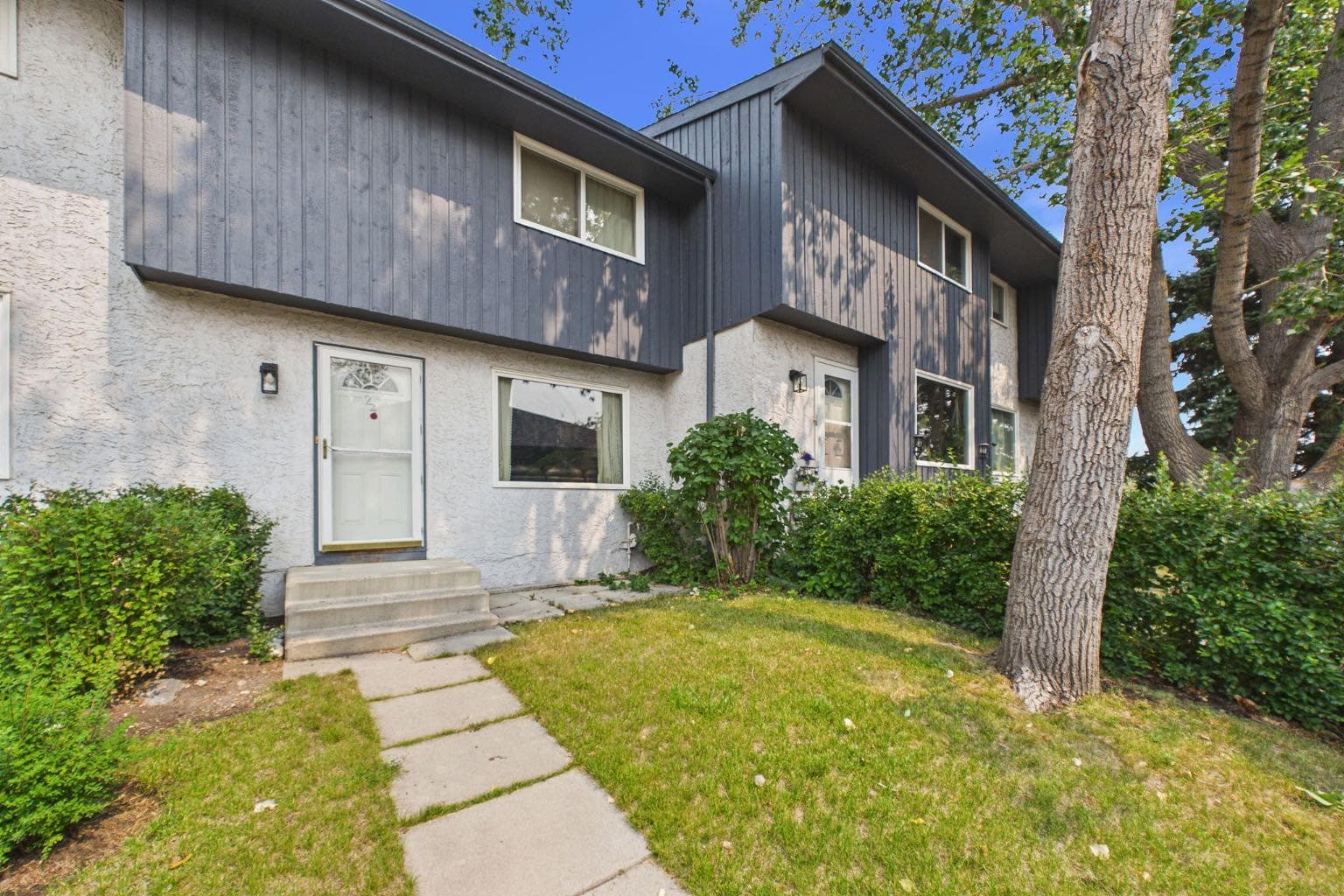 24, 800 Bowcroft Place 