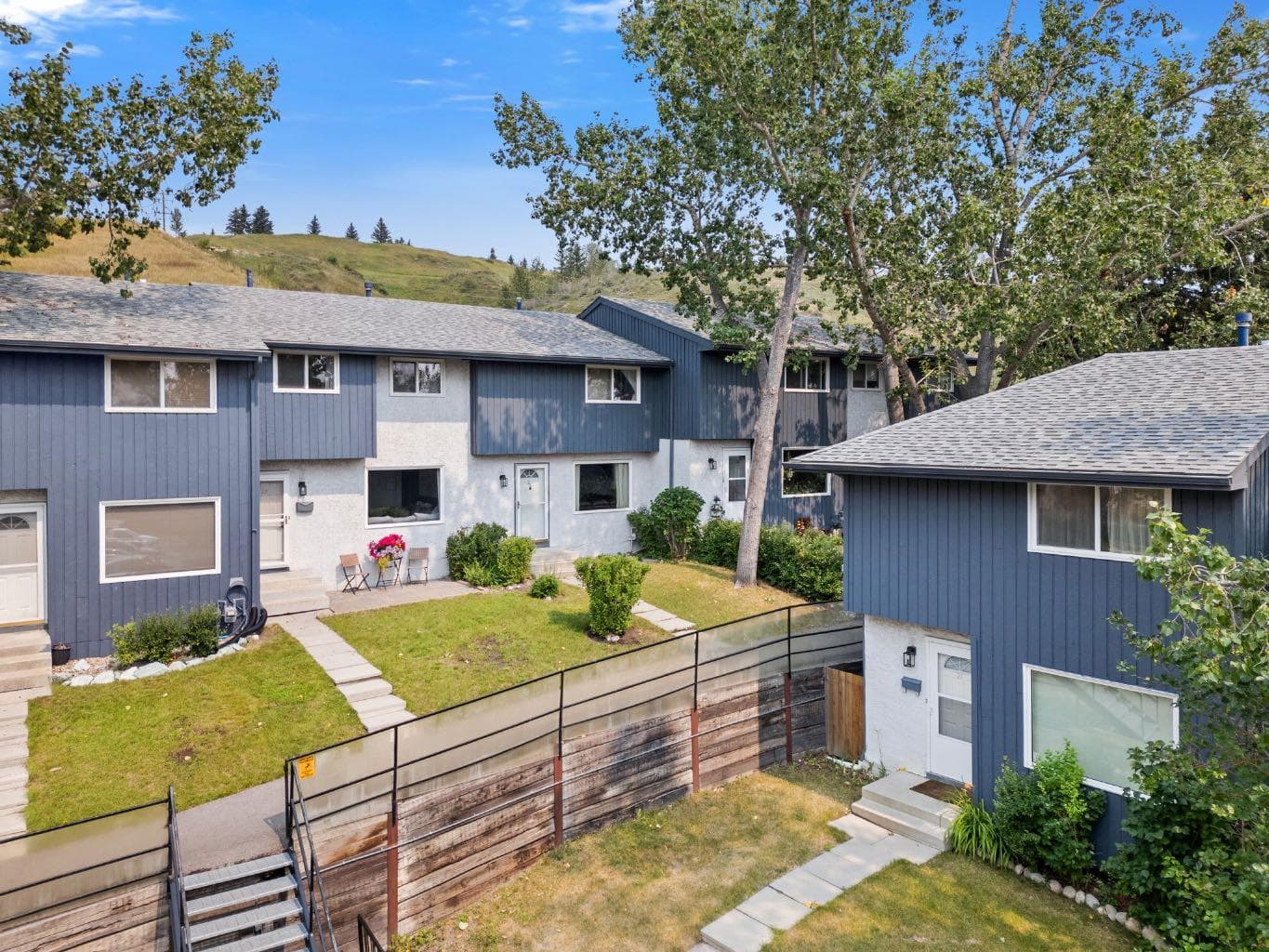 24, 800 Bowcroft Place 