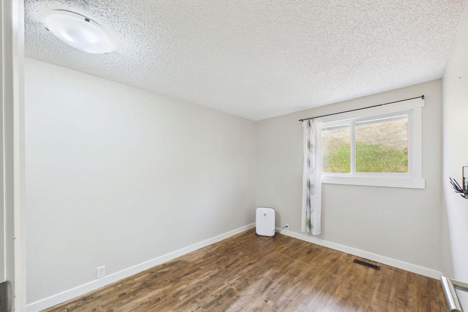 24, 800 Bowcroft Place 