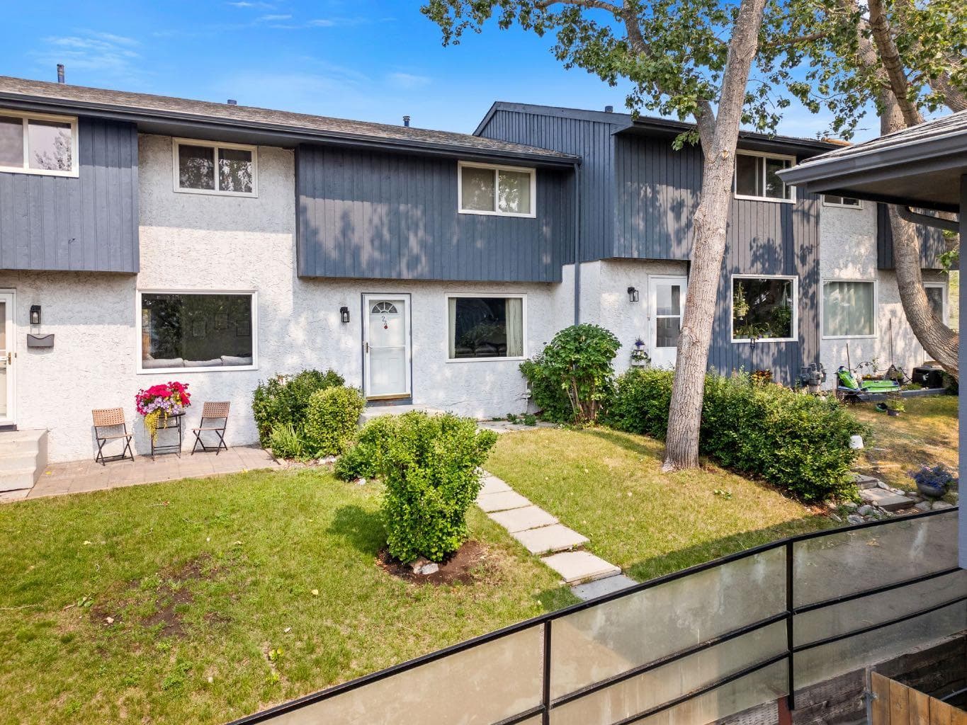 24, 800 Bowcroft Place 