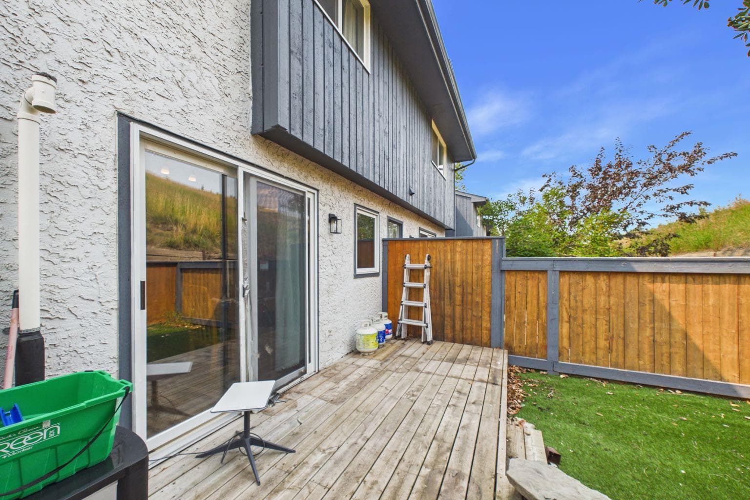 24, 800 Bowcroft Place 