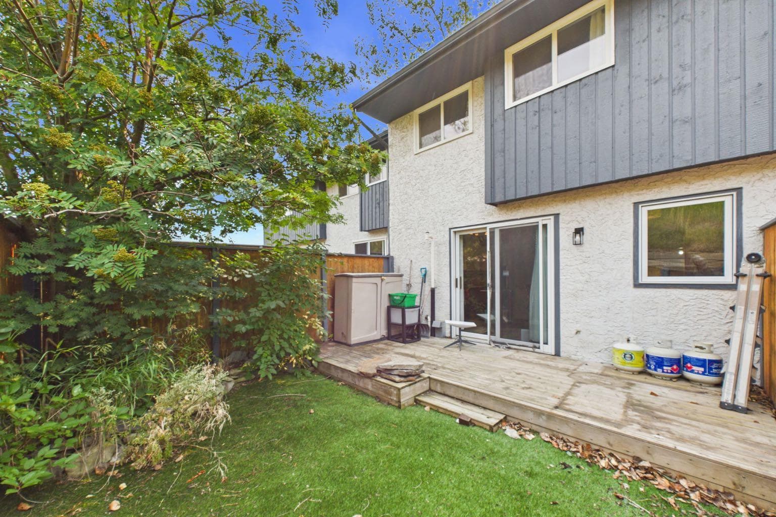 24, 800 Bowcroft Place 
