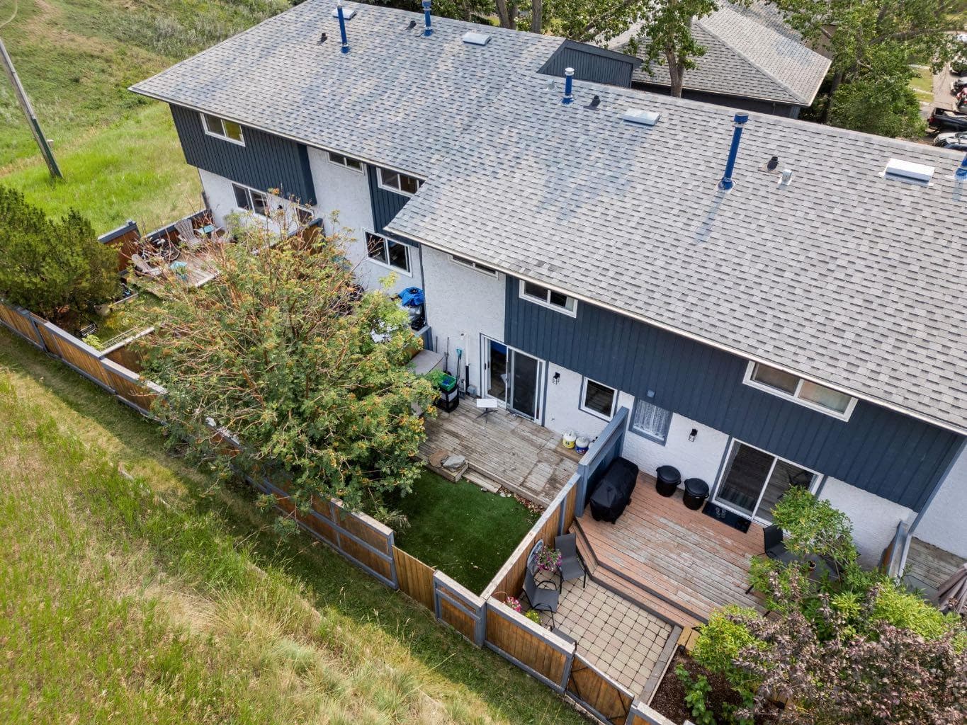 24, 800 Bowcroft Place 