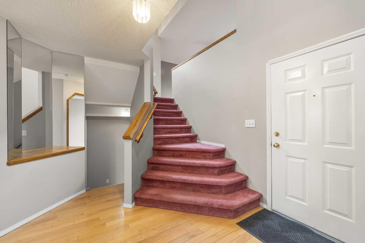 256 Harvest Glen Place NE