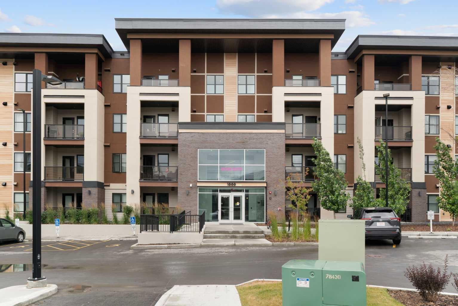 1112, 81 Arbour Lake View NW