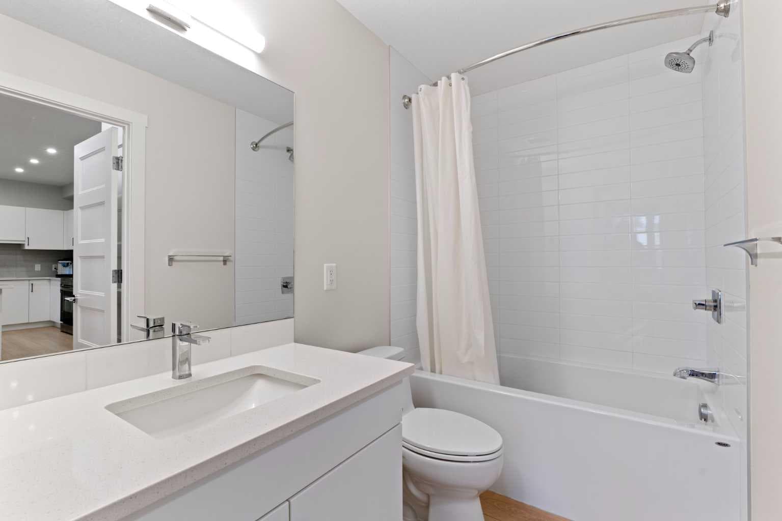 1112, 81 Arbour Lake View NW