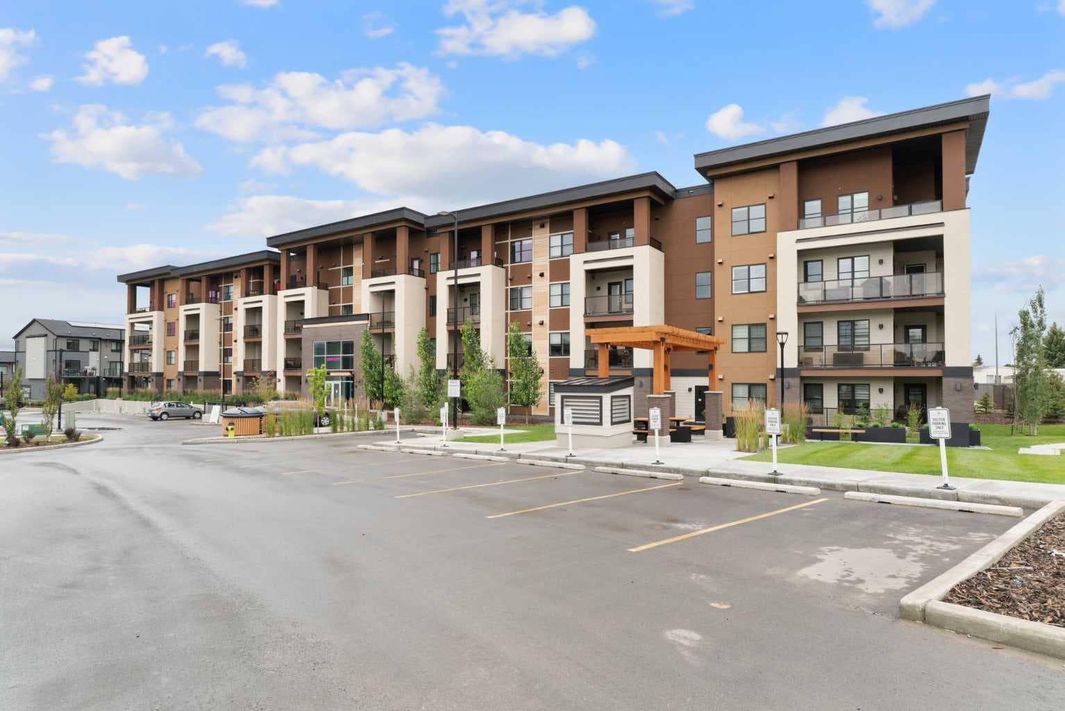 1112, 81 Arbour Lake View NW
