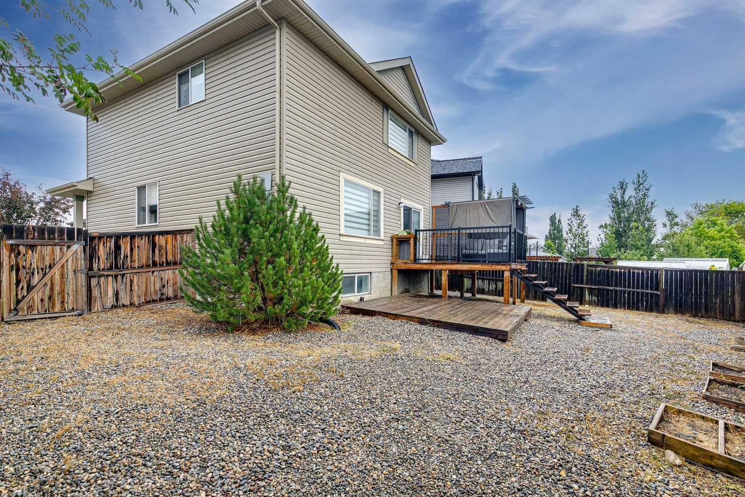 126 Somerglen Way SW
