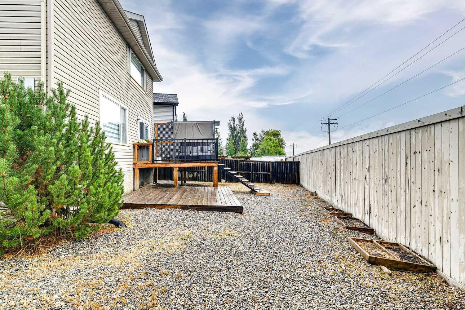126 Somerglen Way SW