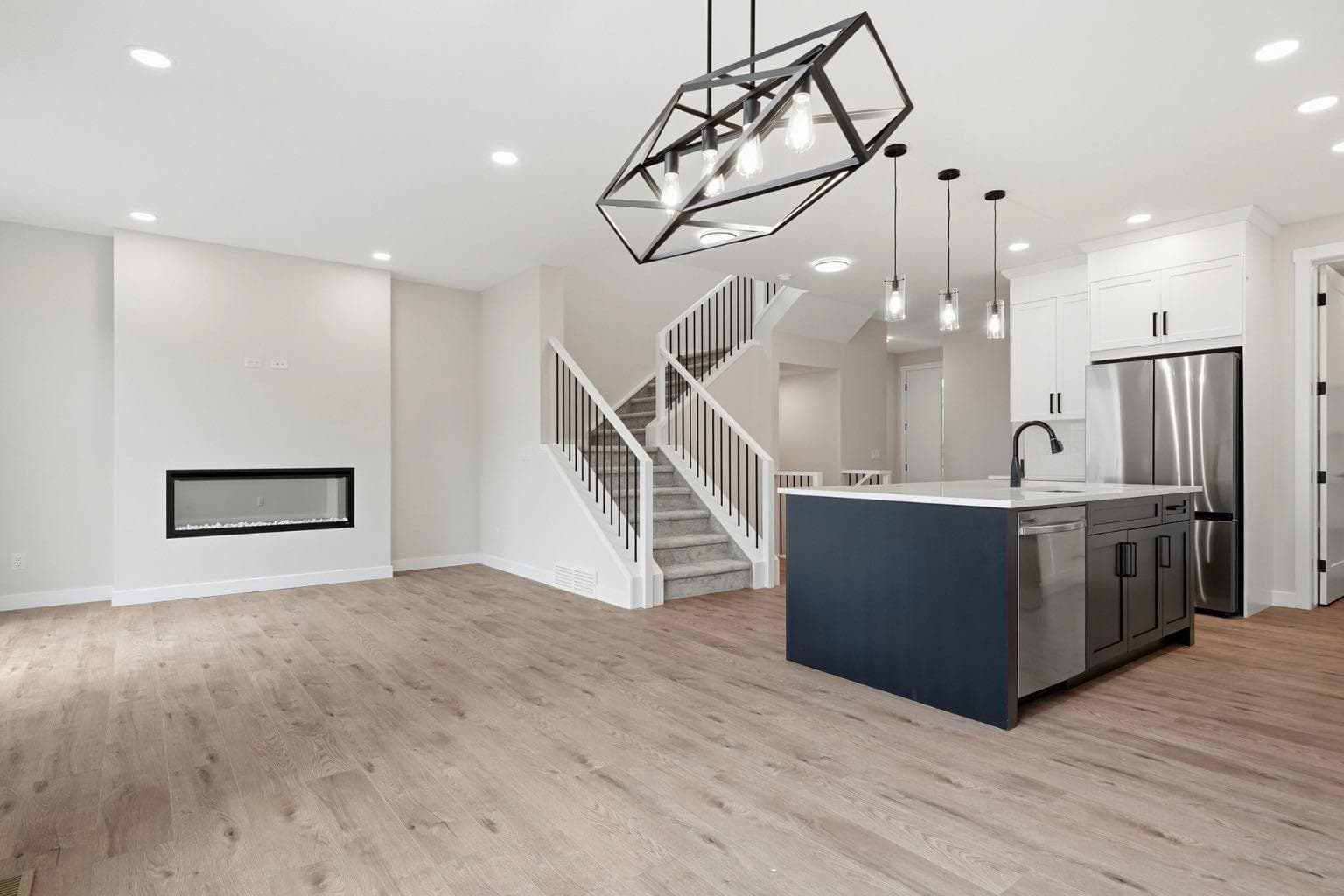 435 kinniburgh Loop 