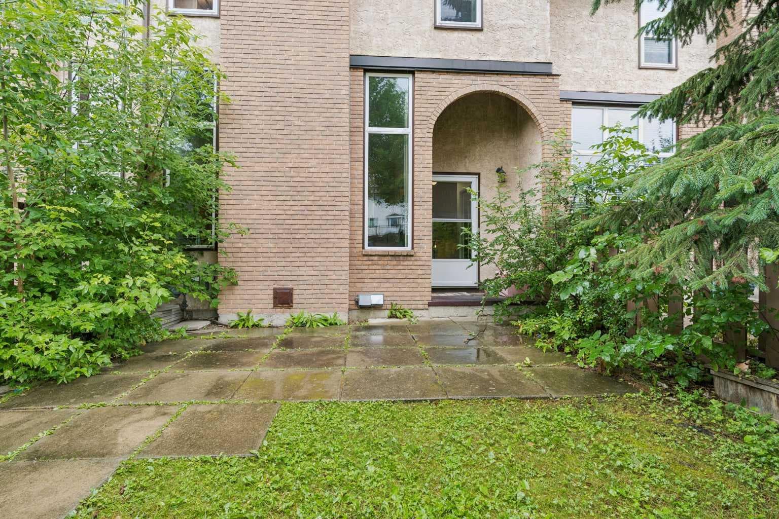 25, 1011 Canterbury Drive SW