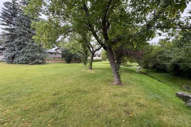 25, 1011 Canterbury Drive SW